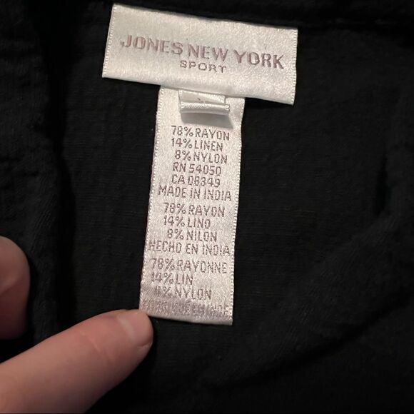 NWT! Jones New York black button up tank top - Picture 5 of 11